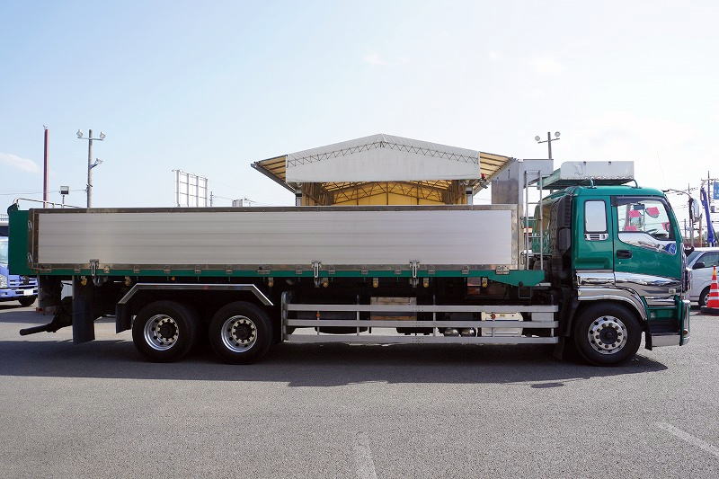 ギガ　２５トン　土砂禁ロング　ダンプ　新明和ＤＲ１４ー０１ＳＢ　三軸　アルミブロック　三方開　積載１２０００ｋｇ　８．５ｍ長　新明和製　鳥居シートデッキ＆ラダー　ルーフキャリア　セイコーラック　バックカメラ　ＥＴＣ　アルミホイール　メッキパーツ　セミＡＴ車！3