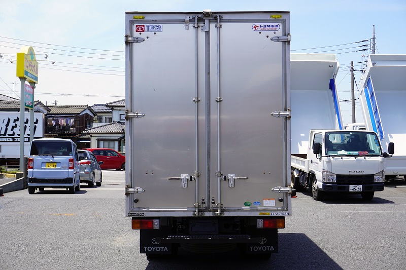 トヨエース　１０尺　アルミバン　積載２０００ｋｇ　トヨタ車体製　サイドドア　ラッシング１段　導風板　バックカメラ　ＥＴＣ　同色フロントバンパー＆グリル　衝突軽減ブレーキ　車線逸脱警報　ワンオーナー！ＡＴ車！車検「Ｒ６年２月まで！」2