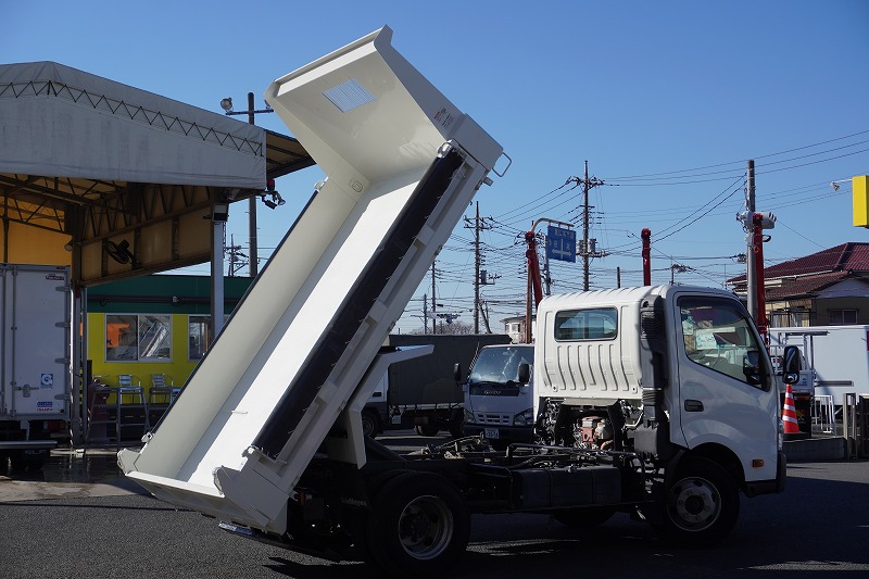 デュトロ　「ワイド」　強化　ローダーダンプ　新明和製　三方開　積載３６５０ｋｇ　手動コボレーン　スライド用ラジコン　左電格ミラー　ＥＴＣ　６速ＭＴ！27