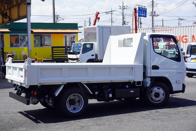 （未使用）　キャンター　強化ダンプ　極東製　積載３０００ｋｇ　三方開　坂道発進補助　左電格ミラー　スマートキー　ＬＥＤヘッドライト＆フォグランプ　衝突軽減ブレーキ　車線逸脱警報　全低床　５速ＭＴ！　車検「Ｒ６年１０月まで！」6