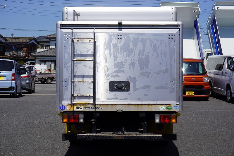 エルフ　「標準幅　ロング」　ボトルカー　積載２０００ｋｇ　須河車体製　箱上キャリア付き　ラダー　床下台車入れ　バックカメラ　左電格ミラー　フォグランプ　ＡＴ車！準中型（５トン限定）免許対応！2