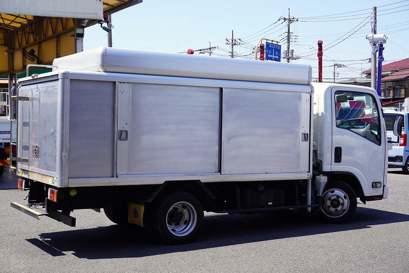 エルフ　「標準幅　ロング」　ボトルカー　積載２０００ｋｇ　須河車体製　箱上キャリア付き　ラダー　床下台車入れ　バックカメラ　左電格ミラー　フォグランプ　ＡＴ車！準中型（５トン限定）免許対応！6