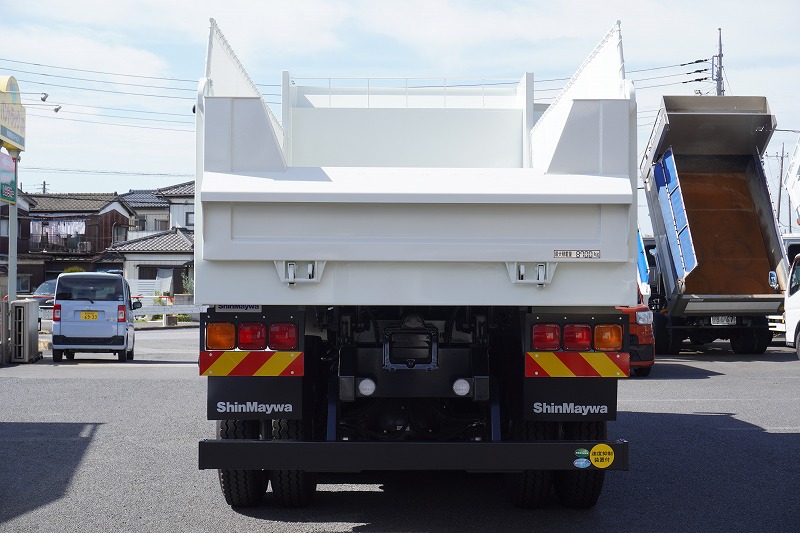 （未使用）　スーパーグレート　大型　３軸　２デフ　土砂ダンプ　５．１ｍ長　積載８７００ｋｇ　新明和製　電動コボレーン　鳥居シートデッキ＆ラダー　舟底　砂切り　メッキパーツ　ミラーヒーター　坂道発進補助　ＥＴＣ　燃料タンク３００Ｌ　７速ＭＴ！総重量２０トン未満！車検「Ｒ６年７月まで！」2