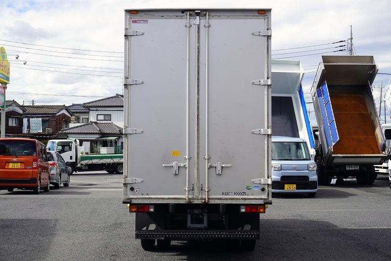 キャンター　１０尺　アルミバン　高箱　積載２０００ｋｇ　サイドドア　ラッシング２段　バックカメラ　ＥＴＣ　左電格ミラー　フォグランプ　衝突軽減ブレーキ　車線逸脱警報　９０度ストッパー　「内寸高２．３３ｍ」　ワンオーナー！ＡＴ車！2