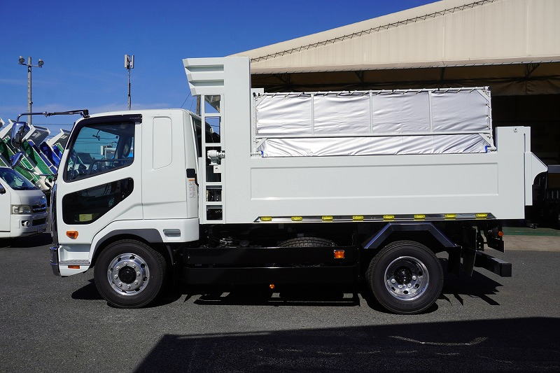 （未使用）　ファイター　増トン　「ベッド付き」　土砂ダンプ　新明和製　一方開　積載７０００ｋｇ　電動コボレーン　鳥居シートデッキ＆ラダー　造りボディー　角底　砂切り　アルミホイール　坂道発進補助　ＨＩＤヘッドライト　ミラーヒーター　衝突軽減ブレーキ　車線逸脱警報　メッキパーツ多数！６速ＭＴ！1