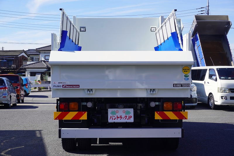 （未使用）　ファイター　増トン　「ベッド付き」　土砂ダンプ　新明和製　一方開　積載７０００ｋｇ　電動コボレーン　鳥居シートデッキ＆ラダー　造りボディー　角底　砂切り　アルミホイール　坂道発進補助　ＨＩＤヘッドライト　ミラーヒーター　衝突軽減ブレーキ　車線逸脱警報　メッキパーツ多数！６速ＭＴ！2