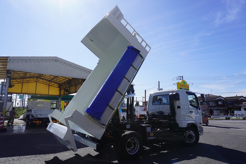 （未使用）　ファイター　増トン　「ベッド付き」　土砂ダンプ　新明和製　一方開　積載７０００ｋｇ　電動コボレーン　鳥居シートデッキ＆ラダー　造りボディー　角底　砂切り　アルミホイール　坂道発進補助　ＨＩＤヘッドライト　ミラーヒーター　衝突軽減ブレーキ　車線逸脱警報　メッキパーツ多数！６速ＭＴ！24