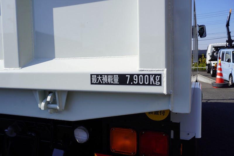 （未使用）　ファイター　増トン　「ベッド付き」　土砂ダンプ　新明和製　積載７９００ｋｇ　一方開　オートエアコン　ＨＩＤヘッドライト　フォグランプ　メッキパーツ　衝突軽減ブレーキ　車線逸脱警報　６速ＭＴ！車検「Ｒ６年７月まで！」19