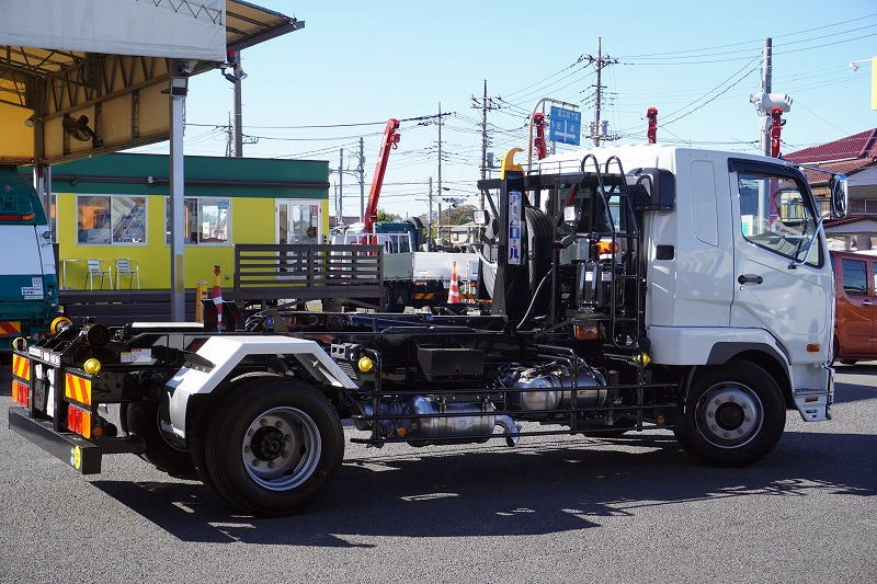 （未使用）　ファイター　増トン　「ベッド付き」　アームロール　新明和製　積載７９００ｋｇ　ツインシリンダー　キャブバックステップ　メッキパーツ　ＨＩＤヘッドライト　坂道発進補助　ＥＴＣ　６速ＭＴ！　車検「Ｒ６年１１月まで！」6