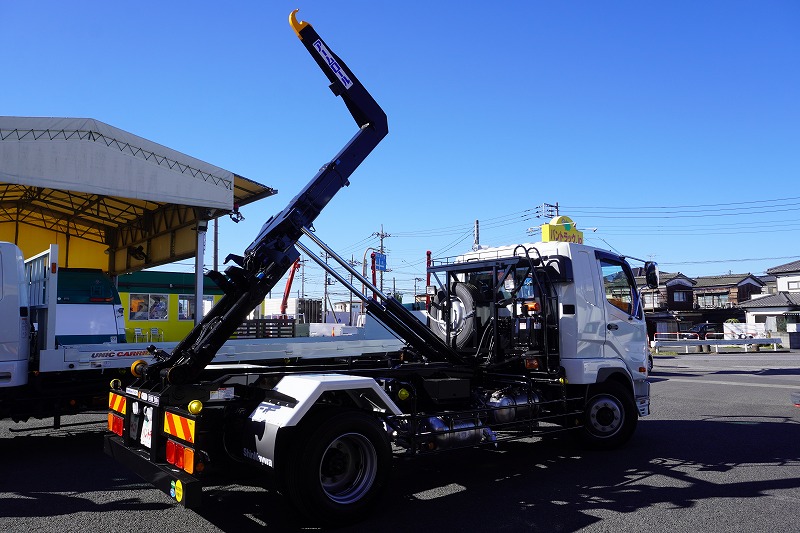 （未使用）　ファイター　増トン　「ベッド付き」　アームロール　新明和製　積載７９００ｋｇ　ツインシリンダー　キャブバックステップ　メッキパーツ　ＨＩＤヘッドライト　坂道発進補助　ＥＴＣ　６速ＭＴ！　車検「Ｒ６年１１月まで！」18