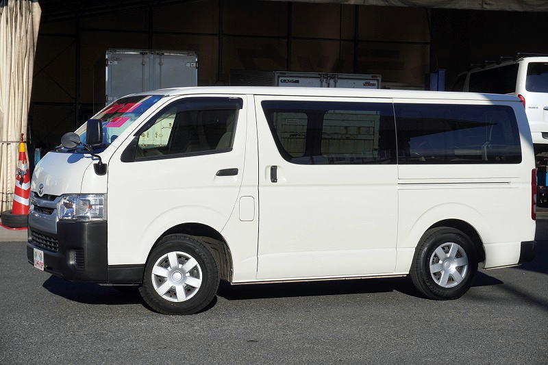 ハイエース　ロング　ＤＸ　５ドア　ガソリン車　３人乗り　トヨタ車体製パワーゲート　ＡＴ車！４型！7