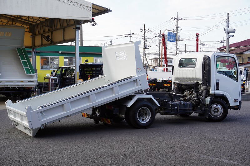 エルフ　「ワイド」　強化　ローダーダンプ　新明和製　三方開　積載３８００ｋｇ　手動コボレーン　ダンプピン　ＥＴＣ　坂道発進補助　６速ＭＴ！フロント画像