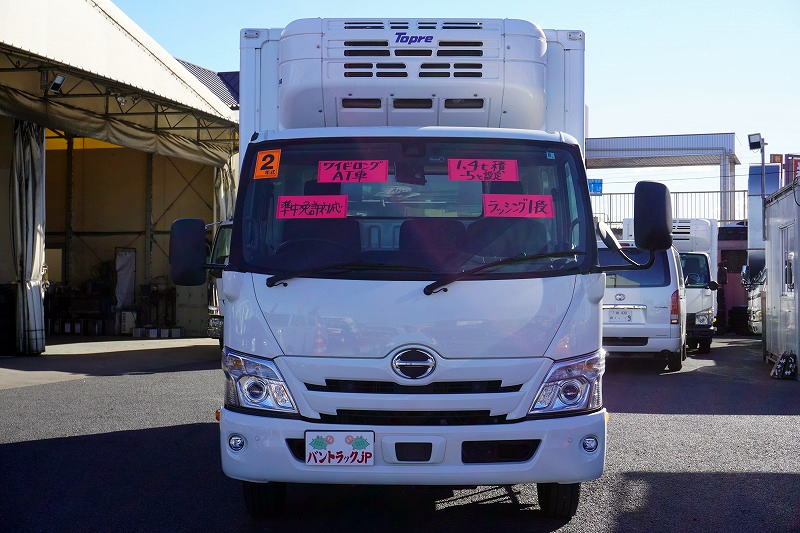 デュトロ　「ワイドロング」　冷蔵冷凍車　積載１４００ｋｇ　東プレ製　－５度設定　キーストン　ラッシング１段　ＬＥＤヘッドライト　バックカメラ　ＥＴＣ　社外ナビ　クリアランスソナー　左電格ミラー　フォグランプ　ＡＴ車！準中型（５トン限定）免許対応！希少車！！ AK0
