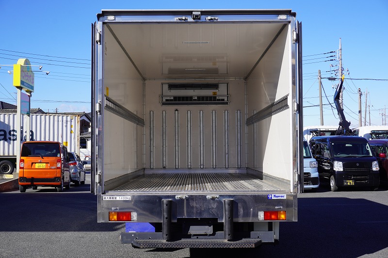デュトロ　「ワイドロング」　冷蔵冷凍車　積載１４００ｋｇ　東プレ製　－５度設定　キーストン　ラッシング１段　ＬＥＤヘッドライト　バックカメラ　ＥＴＣ　社外ナビ　クリアランスソナー　左電格ミラー　フォグランプ　ＡＴ車！準中型（５トン限定）免許対応！希少車！！ AK14