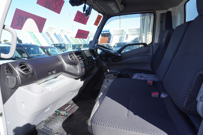 デュトロ　「ワイドロング」　冷蔵冷凍車　積載１４００ｋｇ　東プレ製　－５度設定　キーストン　ラッシング１段　ＬＥＤヘッドライト　バックカメラ　ＥＴＣ　社外ナビ　クリアランスソナー　左電格ミラー　フォグランプ　ＡＴ車！準中型（５トン限定）免許対応！希少車！！ AK34