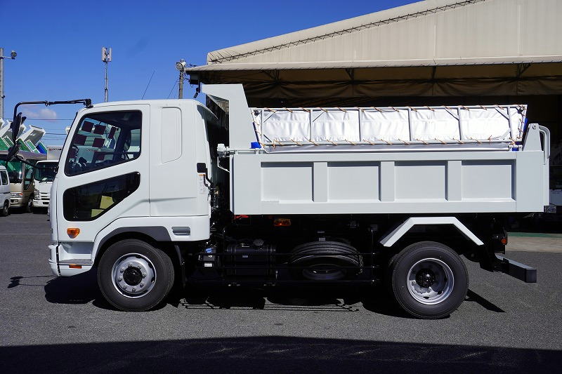 （未使用）　ファイター　増トン　「ベッド付き」　土砂ダンプ　極東製　積載７９００ｋｇ　一方開　角底　電動コボレーン　オートエアコン　フォグランプ　坂道発進補助　衝突軽減ブレーキ　車線逸脱警報　６速ＭＴ！車検「Ｒ６年１０月まで！」1