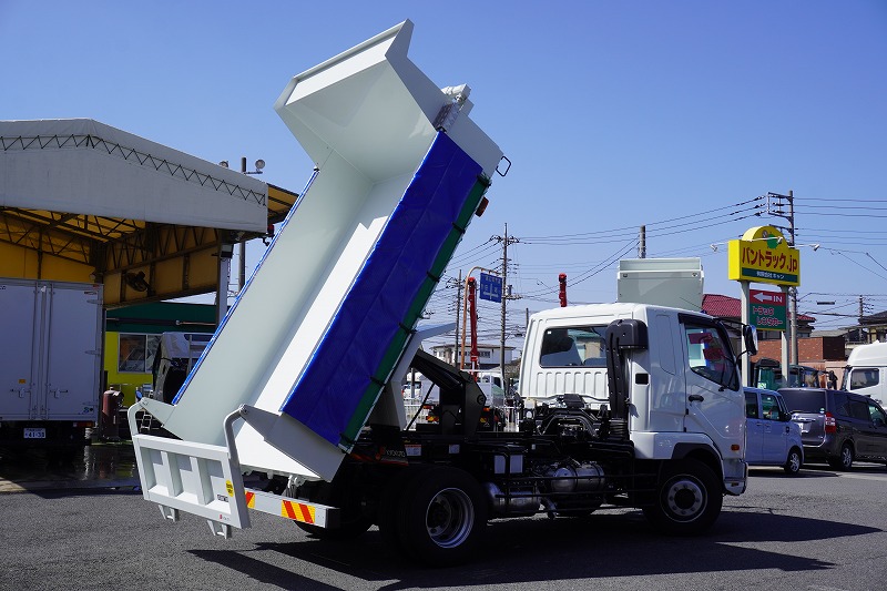 （未使用）　ファイター　増トン　「ベッド付き」　土砂ダンプ　極東製　積載７９００ｋｇ　一方開　角底　電動コボレーン　メッキパーツ　オートエアコン　フォグランプ　坂道発進補助　衝突軽減ブレーキ　車線逸脱警報　６速ＭＴ！車検「Ｒ６年１１月まで！」22