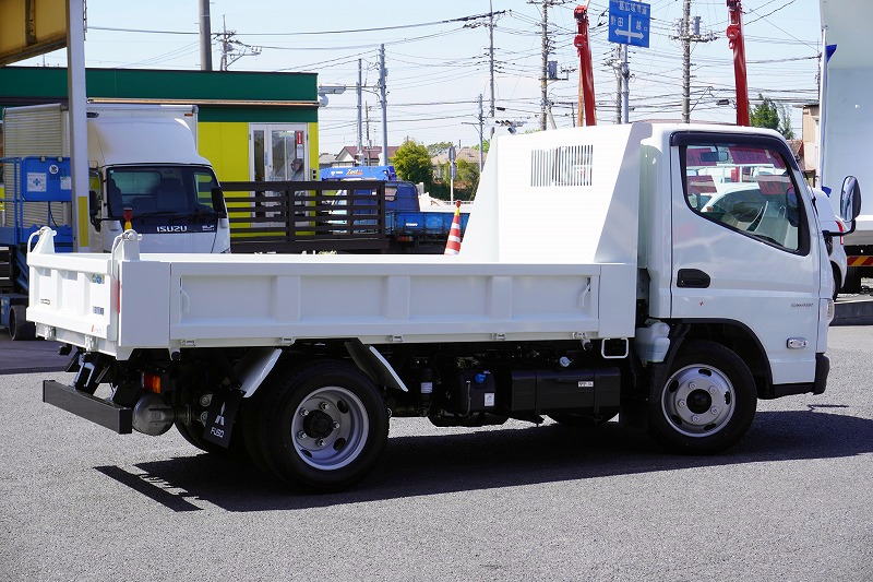 （未使用）　キャンター　強化ダンプ　極東製　積載３０００ｋｇ　三方開　左電格ミラー　衝突軽減ブレーキ　車線逸脱警報　全低床　５速ＭＴ！　車検「Ｒ７年８月まで！」6