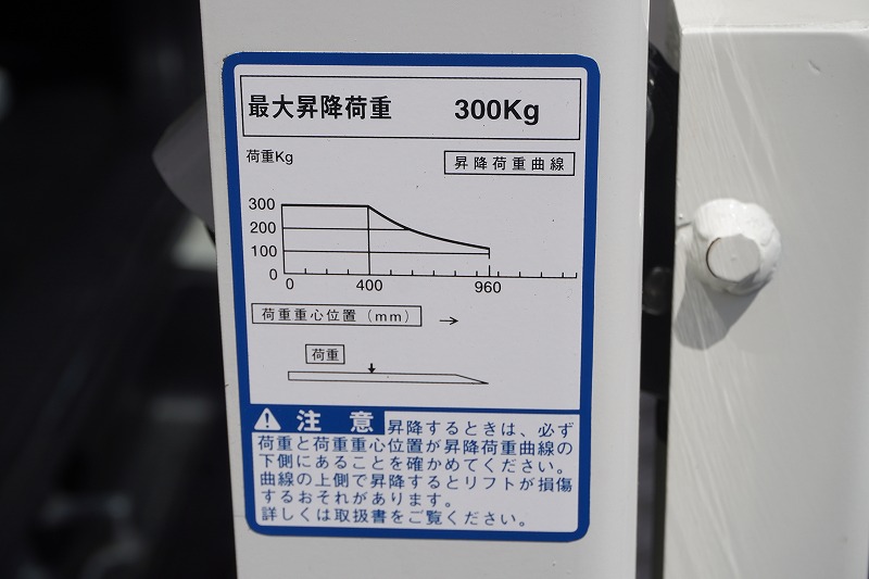 ハイエース　ロング　スーパーＧＬ　５ドア　ガソリン車　５人乗り　トヨタ車体製パワーゲート　バックカメラ　社外ナビ　ＥＴＣ　小窓　電格ミラー　イージークローザー　オートエアコン　ワンオーナー！ＡＴ車！４型！18