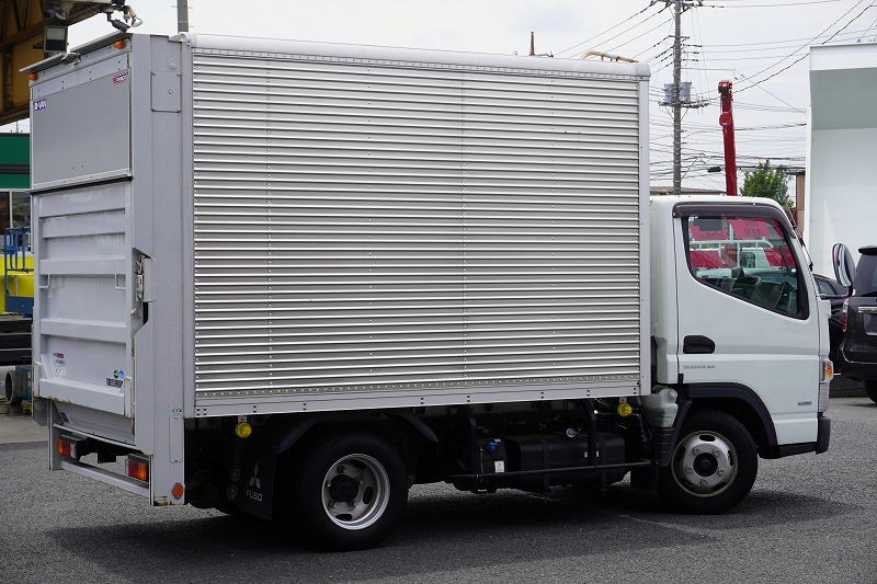 キャンター　１０尺　アルミバン　積載２０００ｋｇ　跳ね上げ式　垂直パワーゲート　ラッシング２段　バックカメラ　社外ナビ　ＥＴＣ２．０　左電格ミラー　キーレス　衝突軽減ブレーキ　車線逸脱警報　パブコ製　全高２．８ｍ以下　ＡＴ車！準中型（５トン限定）免許対応！希少車！！6
