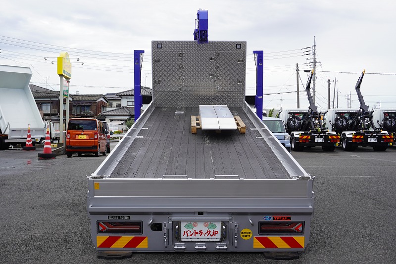 （未使用）　ファイター　大型　３軸　２デフ　リーフサス　「ベッド付き」　４段セルフクレーン　積載９７００ｋｇ　タダノ製　ラジコン　フックイン　２．９３ｔ吊　ヤマダボディー　鳥居シマ板張り＆埋め込み式工具入れ　アルミブロック　スタンション穴　床フック　メッキパーツ　アルミホイール　アユミ板＆アユミ板掛け　ＥＴＣ２．０　バックカメラ　回送仕様　６速ＭＴ！総重量２０トン未満！　車検「Ｒ７年９月まで！」17