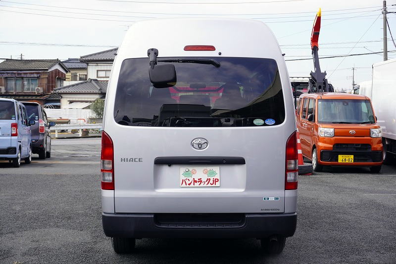 ハイエース　ロング　ＤＸ　４ドア　「ハイルーフ」　ガソリン車　３人乗り　トヨタ車体製パワーゲート　荷室加工有り　荷台板張り　ラッシング１段　床フック３対　小窓　バックカメラ　純正ナビ　ワンセグＴＶ　ＥＴＣ　キーレス　ワンオーナー！ＡＴ車！2