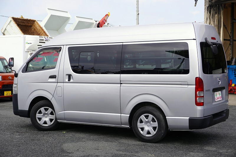 ハイエース　ロング　ＤＸ　４ドア　「ハイルーフ」　ガソリン車　３人乗り　トヨタ車体製パワーゲート　荷室加工有り　荷台板張り　ラッシング１段　床フック３対　小窓　バックカメラ　純正ナビ　ワンセグＴＶ　ＥＴＣ　キーレス　ワンオーナー！ＡＴ車！5
