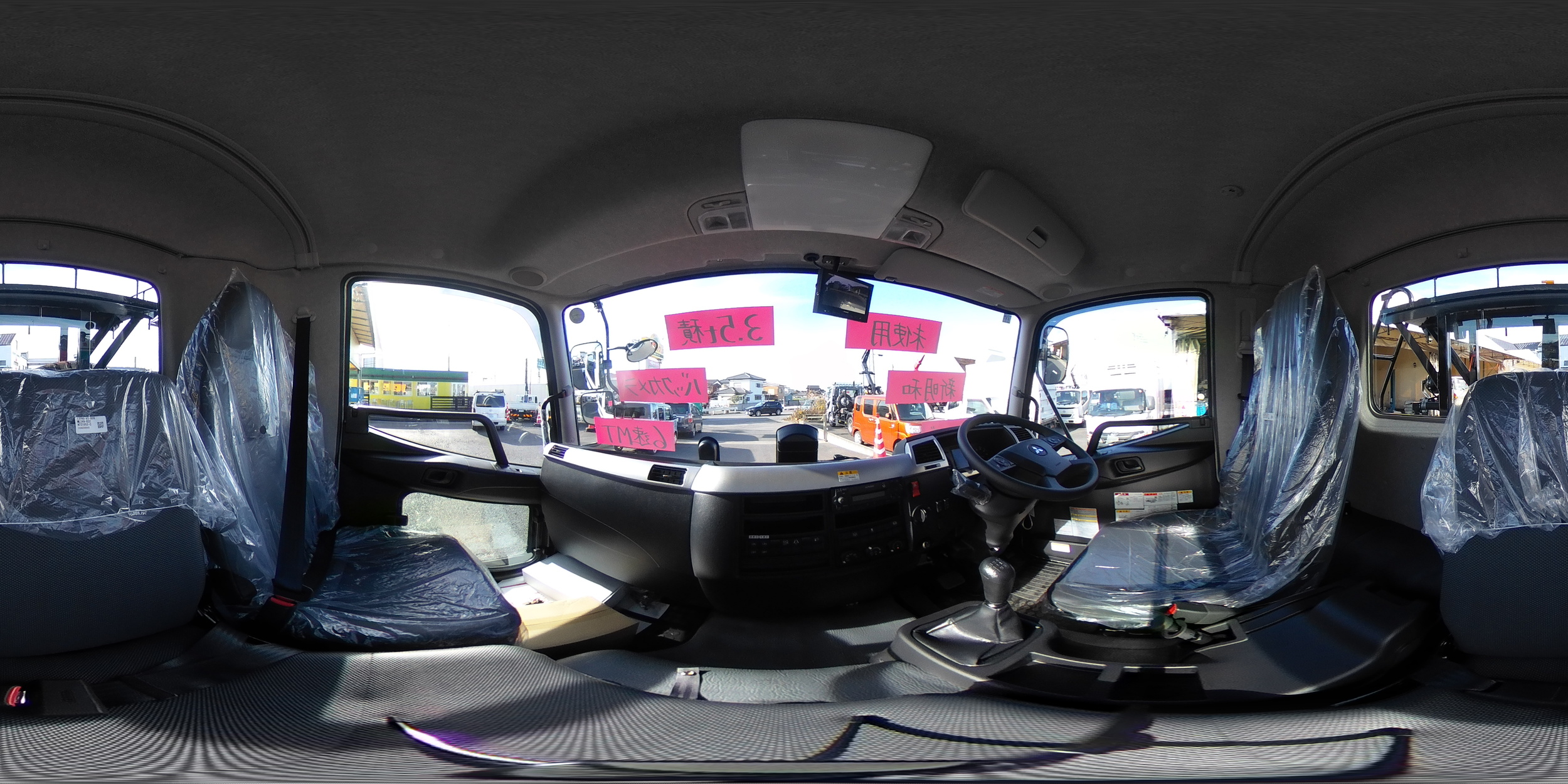 （未使用）　ファイター　４トン　「ベッドレス」　アームロール　新明和製　積載３５００ｋｇ　ツインシリンダー　キャブバックステップ　網工具入れ　オートエアコン　衝突軽減ブレーキ　車線逸脱警報　６速ＭＴ！0