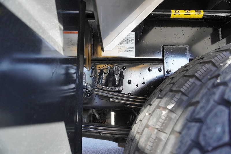 （未使用）　ファイター　増トン　「ベッド付き」　土砂ダンプ　新明和製　一方開　積載７３００ｋｇ　電動コボレーン　鳥居シートデッキ＆ラダー　造りボディー　砂切り　坂道発進補助　衝突軽減ブレーキ　車線逸脱警報　アルミホイール　メッキパーツ　６速ＭＴ！車検「Ｒ７年７月まで！」9