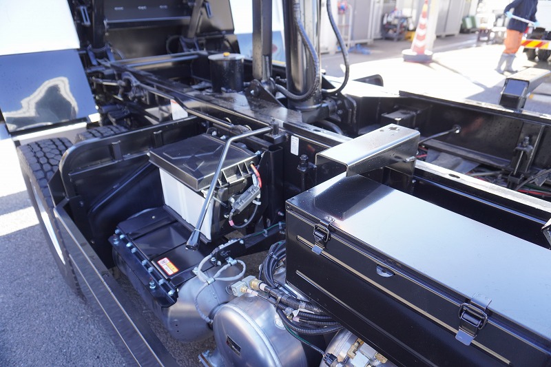 （未使用）　ファイター　増トン　「ベッド付き」　土砂ダンプ　新明和製　一方開　積載７３００ｋｇ　電動コボレーン　鳥居シートデッキ＆ラダー　造りボディー　砂切り　坂道発進補助　衝突軽減ブレーキ　車線逸脱警報　アルミホイール　メッキパーツ　６速ＭＴ！車検「Ｒ７年７月まで！」25