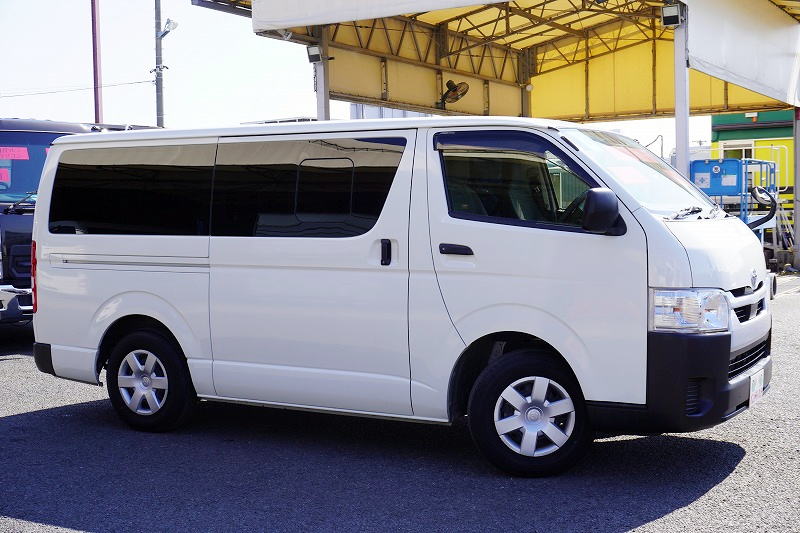 ハイエース　ロング　ＤＸ　５ドア　ガソリン車　３～６人乗り　トヨタ車体製パワーゲート　小窓　純正ナビ　ＥＴＣ　バックカメラ　キーレス　衝突軽減ブレーキ　車線逸脱警報　ワンオーナー！ＡＴ車！4