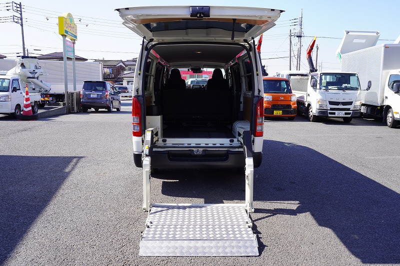 ハイエース　ロング　ＤＸ　５ドア　ガソリン車　３～６人乗り　トヨタ車体製パワーゲート　小窓　純正ナビ　ＥＴＣ　バックカメラ　キーレス　衝突軽減ブレーキ　車線逸脱警報　ワンオーナー！ＡＴ車！13
