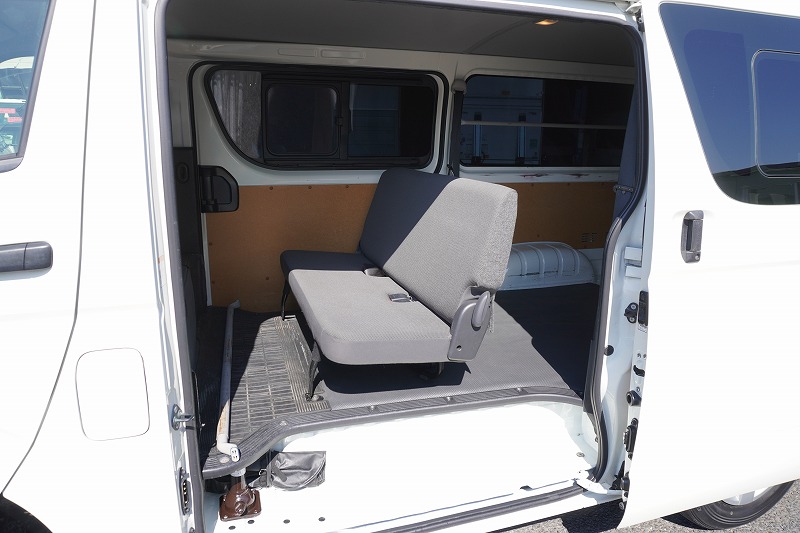 ハイエース　ロング　ＤＸ　５ドア　ガソリン車　３～６人乗り　トヨタ車体製パワーゲート　小窓　純正ナビ　ＥＴＣ　バックカメラ　キーレス　衝突軽減ブレーキ　車線逸脱警報　ワンオーナー！ＡＴ車！23