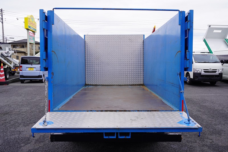 エルフ　「標準幅　ショート」　資源ゴミ回収車　積載２０００ｋｇ　一方開　造りボディー　リア三枚扉　鳥居シマ板張り　荷台鉄板張り　ルーフキャリア　坂道発進補助　フォグランプ　メッキホイールライナー　６速ＭＴ！希少車！！程度良いです16