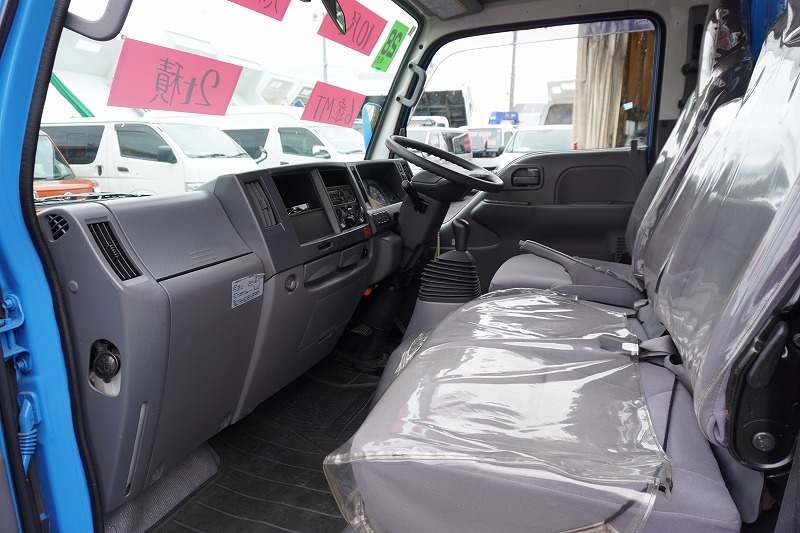 エルフ　「標準幅　ショート」　資源ゴミ回収車　積載２０００ｋｇ　一方開　造りボディー　リア三枚扉　鳥居シマ板張り　荷台鉄板張り　ルーフキャリア　坂道発進補助　フォグランプ　メッキホイールライナー　６速ＭＴ！希少車！！程度良いです32