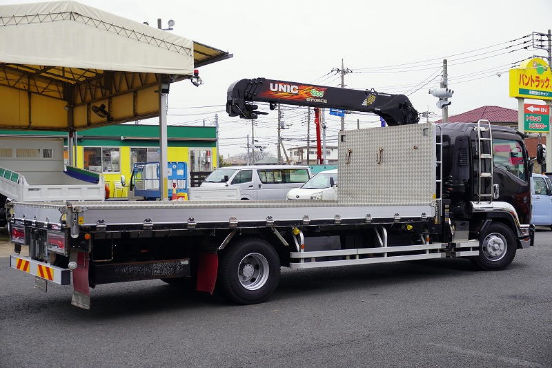 コンドル　４トン　「標準幅　ベッド付」　４段クレーン　積載１９５０ｋｇ　古河ユニック製　５．５ｍ長　アルミブロック　三方開　ラジコン　フックイン　２．９３ｔ吊　造りボディー　ラダー　アオリ上部プロテクター付き　鳥居シマ板張り　床フック　スタンション穴　網工具入れ　社外テール　ナビ　バックカメラ　スマートキー　坂道発進補助　メッキパーツ多数！２４０馬力！６速ＭＴ！！6