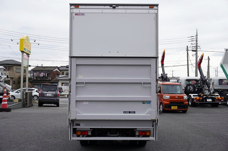 キャンター　１０尺　アルミバン　高箱　積載１９５０ｋｇ　サイドドア　跳ね上げ式　パワーゲート　ラッシング２段　バックカメラ　ＥＴＣ２．０　左電格ミラー　坂道発進補助　フォグランプ　メッキパーツ　パブコ製　５速ＭＴ！低走行！準中型（５トン限定）免許対応！！2