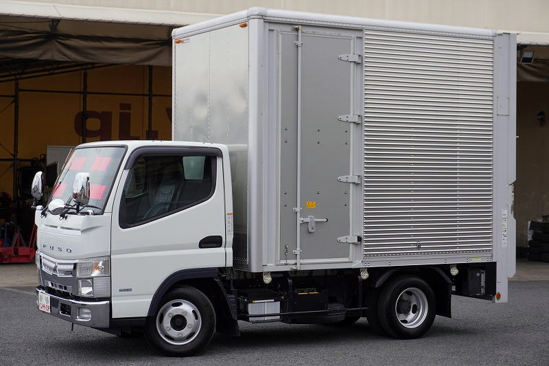 キャンター　１０尺　アルミバン　高箱　積載１９５０ｋｇ　サイドドア　跳ね上げ式　パワーゲート　ラッシング２段　バックカメラ　ＥＴＣ２．０　左電格ミラー　坂道発進補助　フォグランプ　メッキパーツ　パブコ製　５速ＭＴ！低走行！準中型（５トン限定）免許対応！！7
