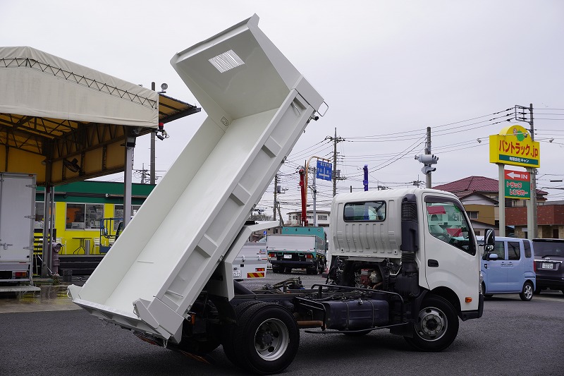 デュトロ　「ワイド」　強化　ローダーダンプ　新明和製　三方開　積載３７００ｋｇ　スライド用ラジコン　ダンプピン　左電格ミラー　ＥＴＣ　６速ＭＴ！24