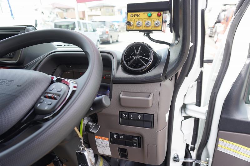 （未使用）　キャンター　「標準幅」　パッカー車　プレス式　積載２２５０ｋｇ　新明和製　４．３立米　連続動作　汚水タンク　防臭扉　網工具入れ　バックカメラ　左電格ミラー　ＬＥＤヘッドライト＆フォグランプ　スマートキー　衝突軽減ブレーキ　車線逸脱警報　５速ＭＴ！車検「Ｒ９年３月まで！」29