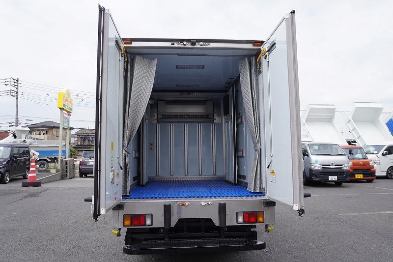 エルフ　１０尺　冷蔵冷凍車　積載１９５０ｋｇ　菱重製　両側サイドドア　－３０度設定　荷台シマ板張り＆スノコ付き　ラッシング２段　間仕切り扉　左電格ミラー　坂道発進補助　バックカメラ　ＥＴＣ２．０　フォグランプ　５速ＭＴ！28