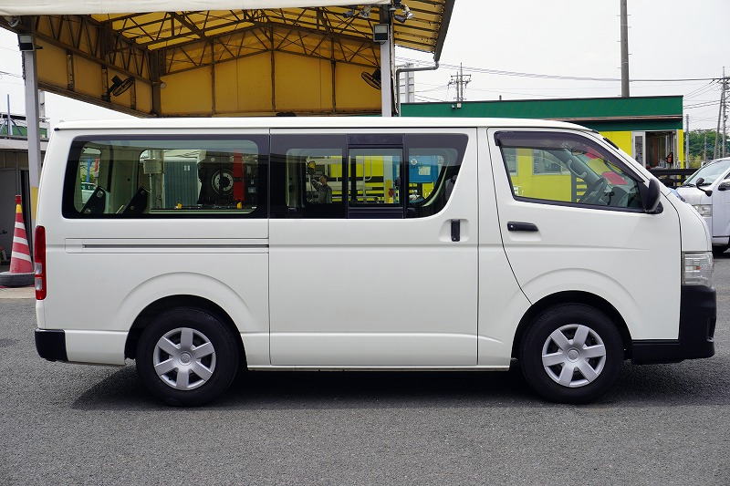 ハイエース　ロング　ＤＸ　５ドア　ガソリン車　３～６人乗り　トヨタ車体製パワーゲート　小窓　ワンオーナー！低走行！ＡＴ車！！3