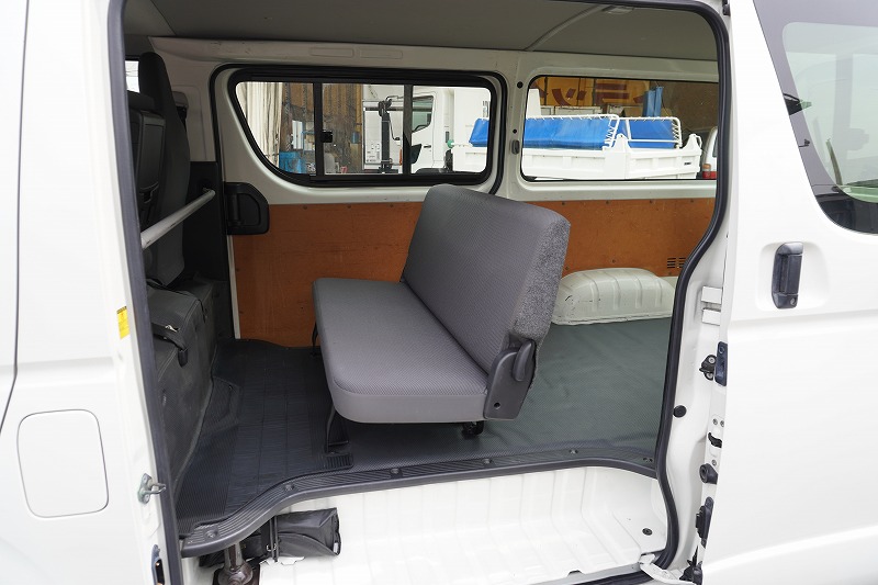 ハイエース　ロング　ＤＸ　５ドア　ガソリン車　３～６人乗り　トヨタ車体製パワーゲート　小窓　ワンオーナー！低走行！ＡＴ車！！21