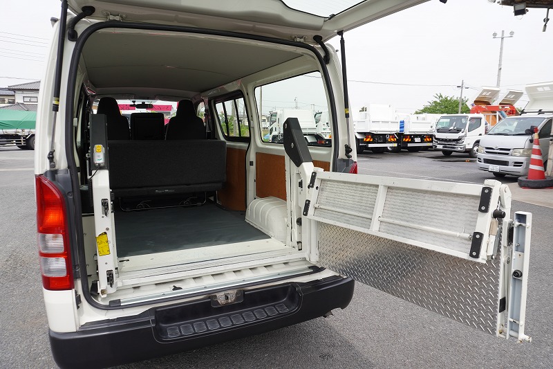 ハイエース　ロング　ＤＸ　５ドア　ガソリン車　３～６人乗り　トヨタ車体製パワーゲート　小窓　ワンオーナー！低走行！ＡＴ車！！22