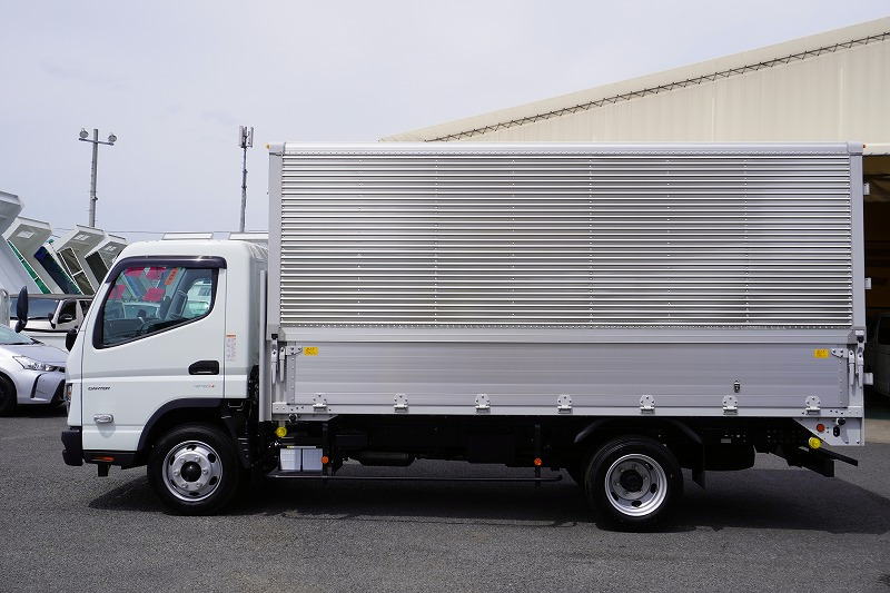 （未使用）　キャンター　「ワイドロング」　アルミウイング　積載３５００ｋｇ　ラッシング１段　落とし込みフック４対　ＬＥＤヘッドライト＆フォグランプ　坂道発進補助　左電格ミラー　スマートキー　衝突軽減ブレーキ　車線逸脱警報　パブコ製　５速ＭＴ！車検「Ｒ７年１０月まで！」1