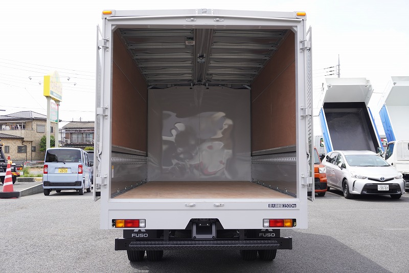 （未使用）　キャンター　「ワイドロング」　アルミウイング　積載３５００ｋｇ　ラッシング１段　落とし込みフック４対　ＬＥＤヘッドライト＆フォグランプ　坂道発進補助　左電格ミラー　スマートキー　衝突軽減ブレーキ　車線逸脱警報　パブコ製　５速ＭＴ！車検「Ｒ７年１０月まで！」18