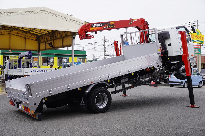 （未使用）　ファイター　増トン　「標準幅　ベッド付」　４段セルフクレーン　積載７３００ｋｇ　古河ユニック製　ハイジャッキ　アユミ板掛け　５．５ｍ長　アルミブロック　フックイン　ラジコン　２．９３ｔ吊　床フック５対　アウトリガー左右油圧張り出し　衝突軽減ブレーキ　車線逸脱警報　メッキパーツ多数！回送仕様！６速ＭＴ！　車検「Ｒ７年８月まで！」16