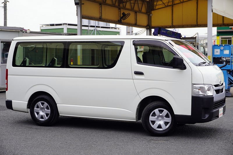 ハイエース　ロング　ＤＸ　４ドア　ガソリン車　３人乗り　トヨタ車体製パワーゲート　バックカメラ　社外ナビ　ＥＴＣ２．０　キーレス　電格ミラー　衝突軽減ブレーキ　車線逸脱警報　ＡＴ車！4