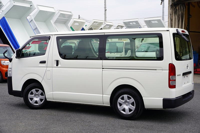 ハイエース　ロング　ＤＸ　４ドア　ガソリン車　３人乗り　トヨタ車体製パワーゲート　バックカメラ　社外ナビ　ＥＴＣ２．０　キーレス　電格ミラー　衝突軽減ブレーキ　車線逸脱警報　ＡＴ車！5