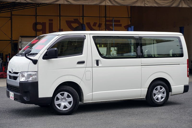 ハイエース　ロング　ＤＸ　４ドア　ガソリン車　３人乗り　トヨタ車体製パワーゲート　バックカメラ　社外ナビ　ＥＴＣ２．０　キーレス　電格ミラー　衝突軽減ブレーキ　車線逸脱警報　ＡＴ車！6
